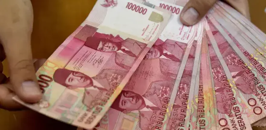 005420700_1444269375-rupiah230715