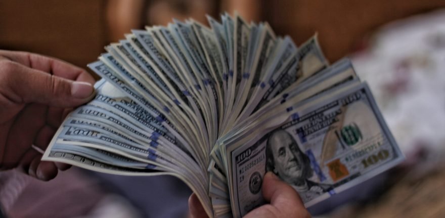 hukum pidana penggelapan uang bisnis